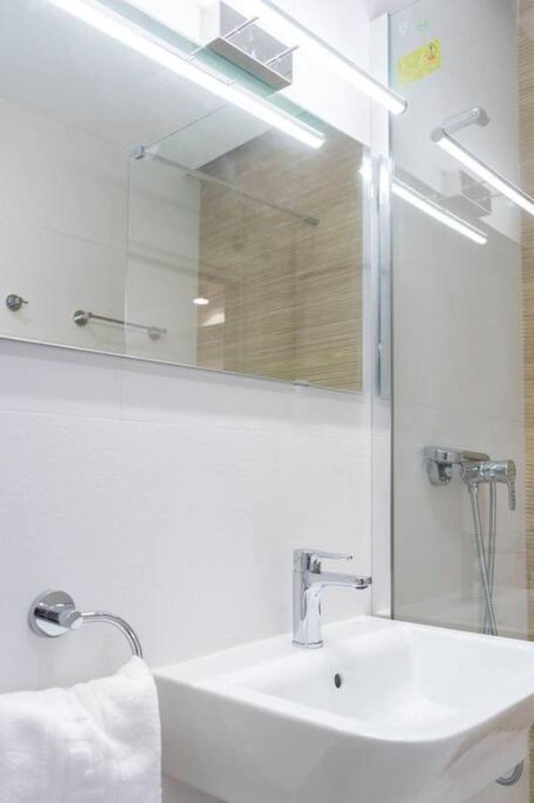 Edificio Ollerias By Sharingco Apartment Malaga Luaran gambar